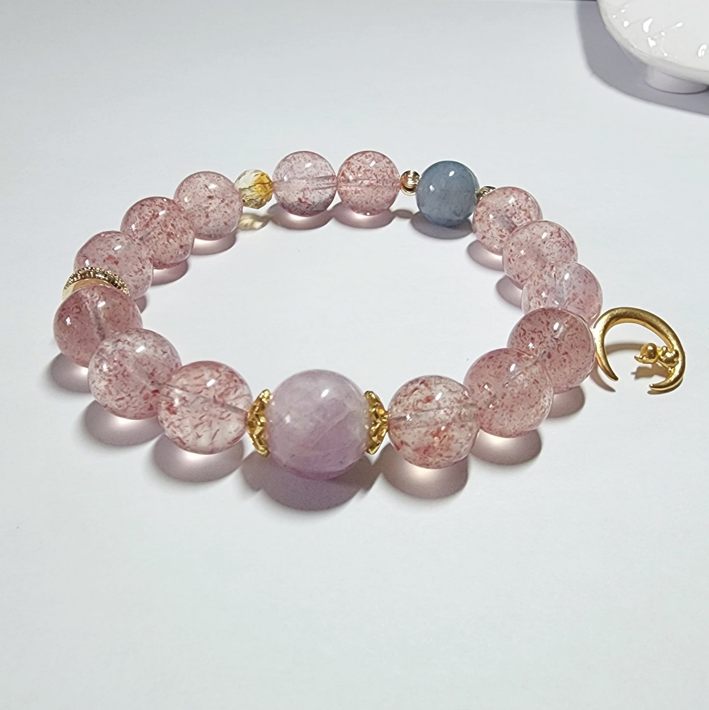 High Quality 10.3mm White Water Strawberry Crystal Bracelet