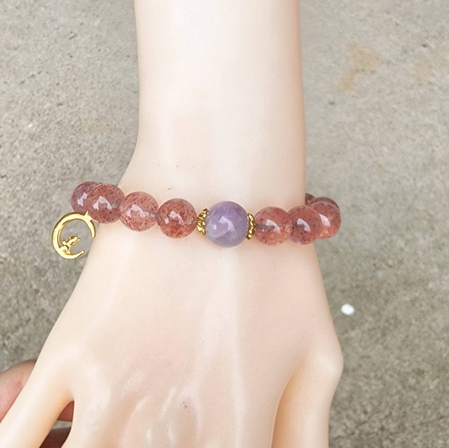 High Quality 10.3mm White Water Strawberry Crystal Bracelet