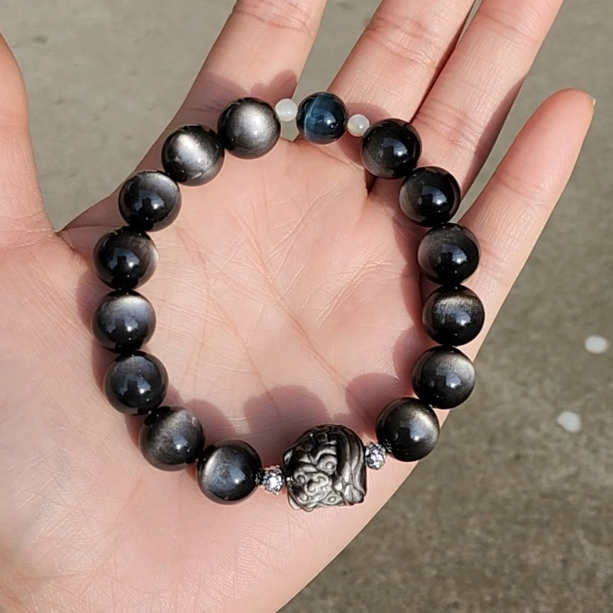 Highest quality

12mm Dancing lion Silver Obsidian
Bracelet